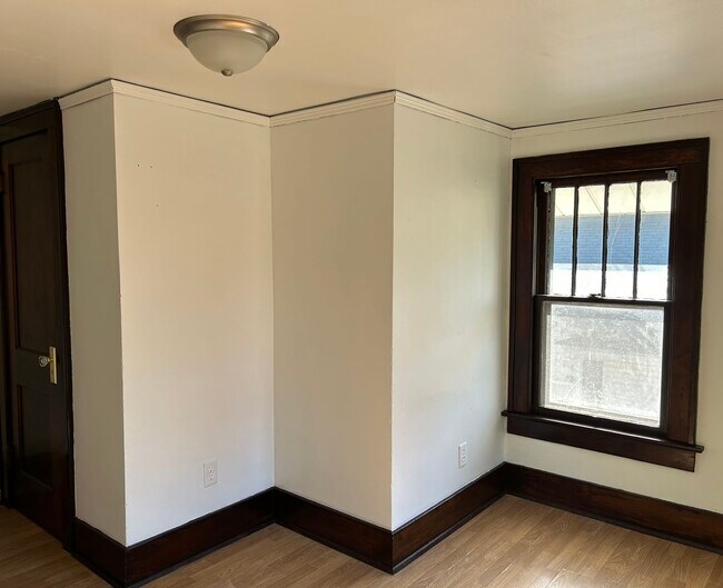 Building Photo - 1011 Maple Row