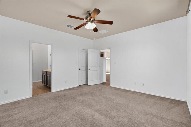 Building Photo - 2627 Garlic Creek Dr
