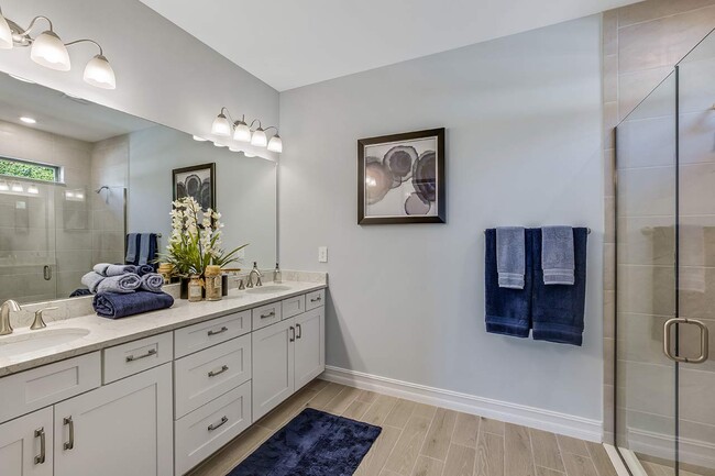 Primary bathroom - 748 Ravello Blvd