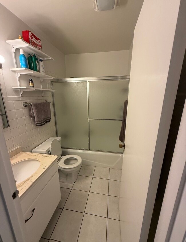 Building Photo - 2045 N Dayton St