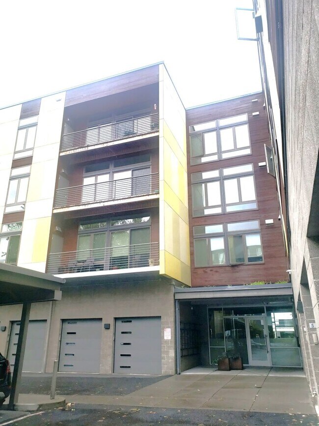 Building Photo - Furnished Condo in Overlook Neighborhood!