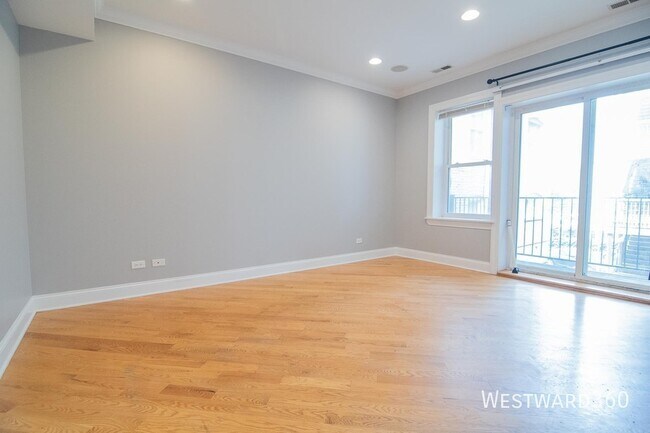 Building Photo - 2036 Arthur-2E