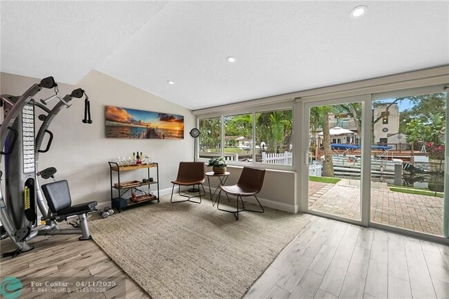 Building Photo - 914 Orange Isle