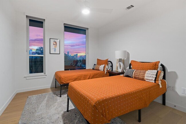 Building Photo - 1600 S 1st St