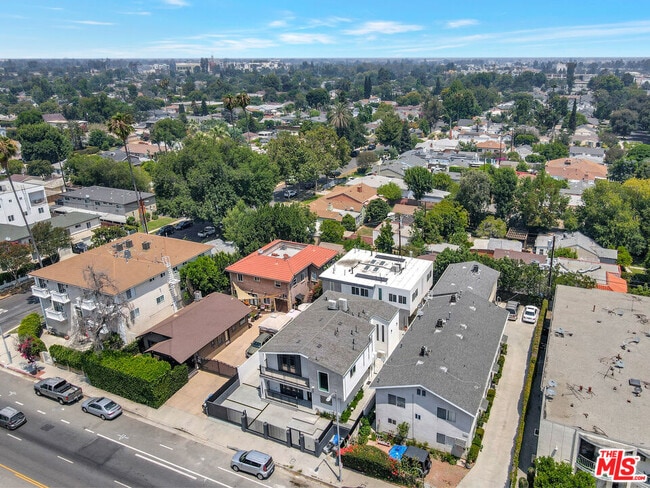 Building Photo - 11611 Burbank Blvd