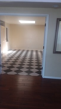 Building Photo - 1112 Buena Vista Ave