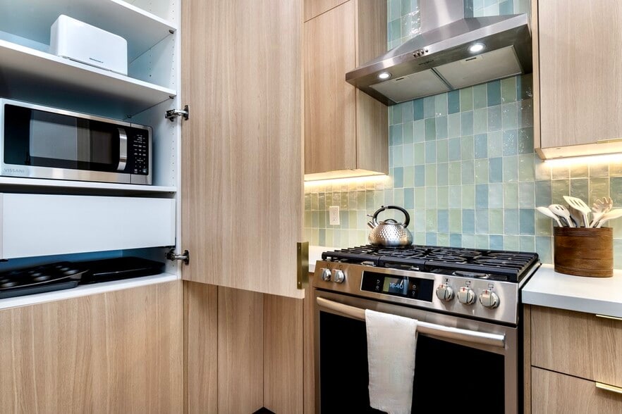 Microwave and full pantry at the ready - 2221 Ocean Ave