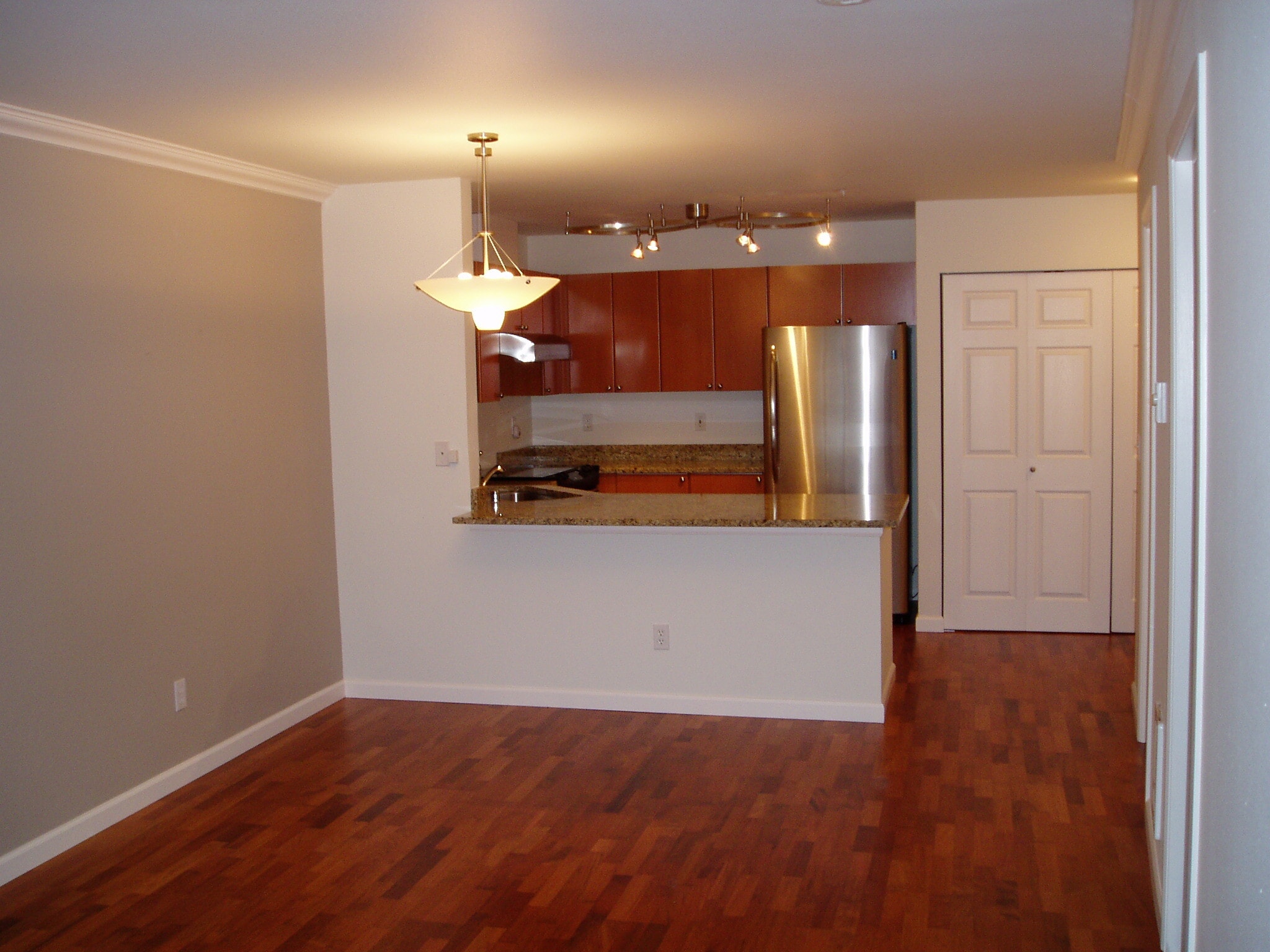 Building Photo - 621 5th Ave N