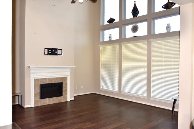 Building Photo - 5106 Autumn Rose Ln