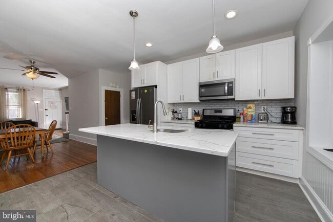 Building Photo - 8 Wynnewood Ave