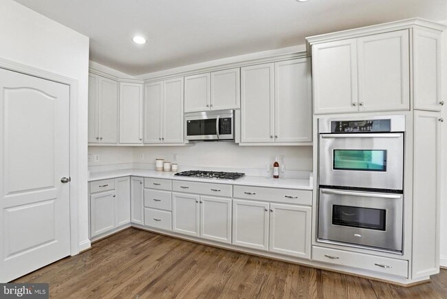 Building Photo - 1312 Volunteer Dr