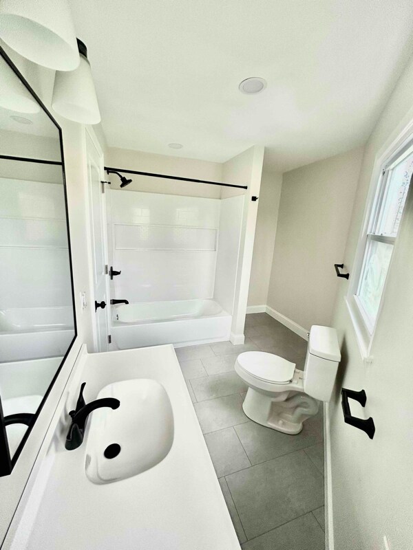 Building Photo - 62 East Ave