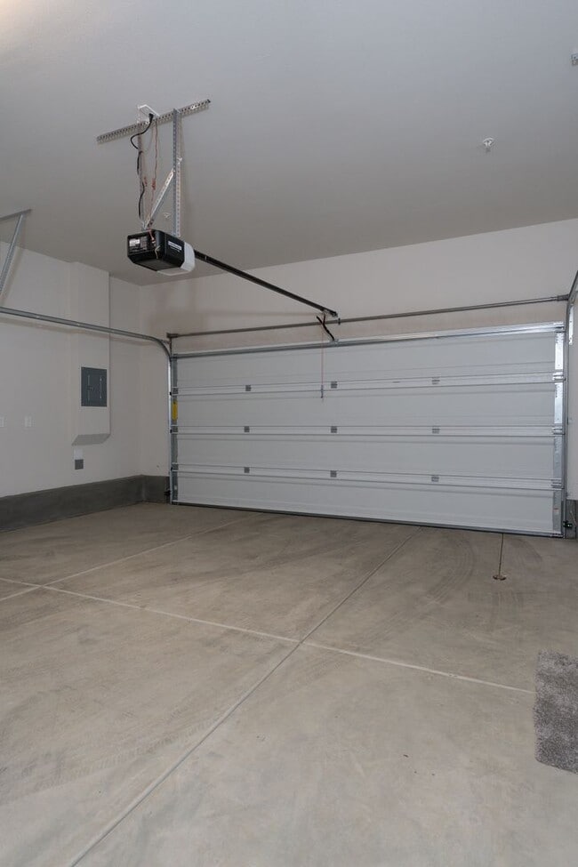 Building Photo - 455 Meyer Pl