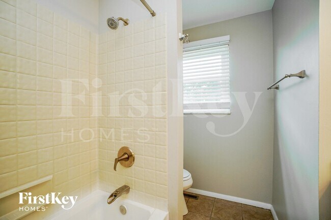 Building Photo - 12111 Peppermill Ln