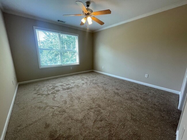 Building Photo - Pre-Leasing for August 2026!