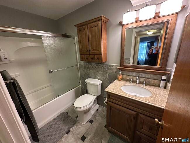 Building Photo - 95 -2B Woodsedge Dr