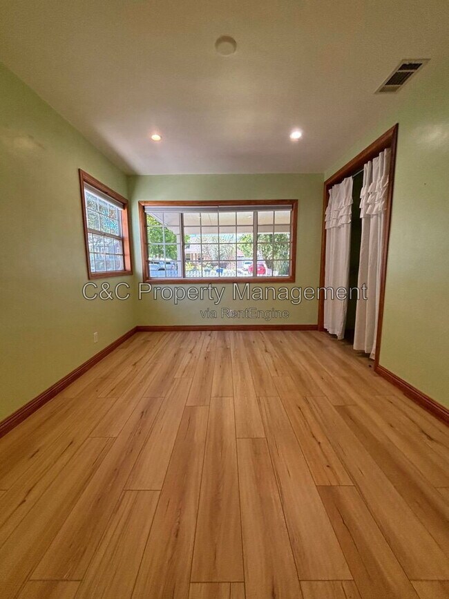 Building Photo - 2918 Gibson Pl
