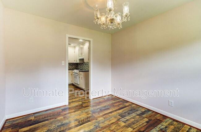 Building Photo - 317 Johnston Dr