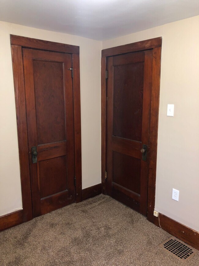 Building Photo - 3406 Robinwood Dr