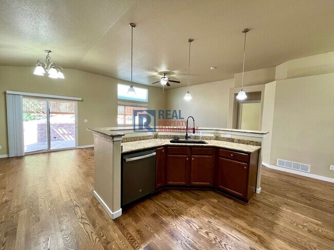 Building Photo - 7464 Bonterra Ln