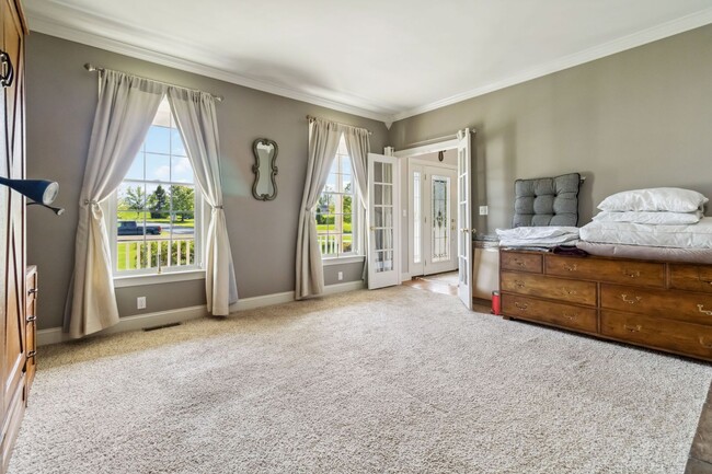 Building Photo - Effortless Charm in Over 3,000 Sq Ft of Li...