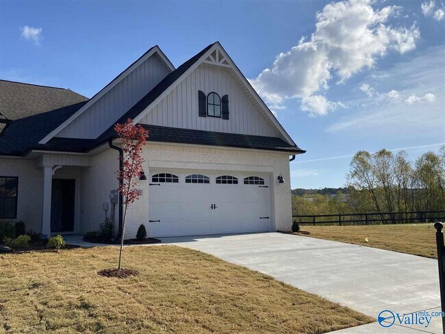 Building Photo - 440 Legend Oak Way SW