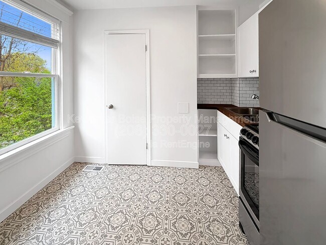 Building Photo - 1818 W Washington St