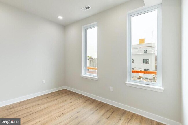 Building Photo - 2121 Bellmore St