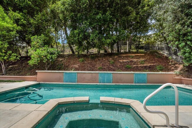 Building Photo - 7365 Pomelo Dr
