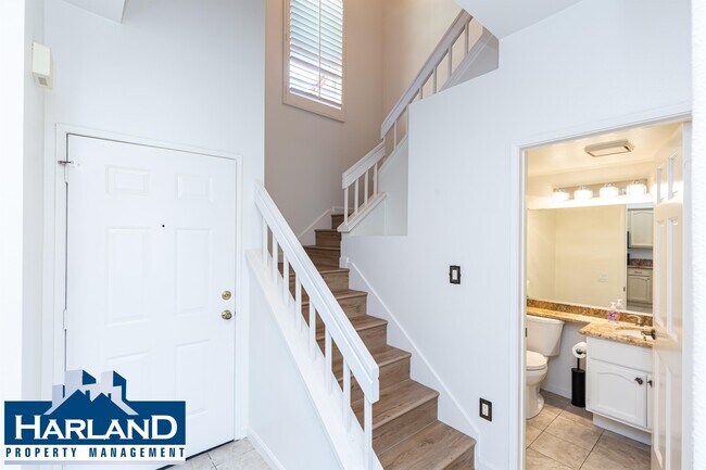 Building Photo - 3882 Creststone Pl
