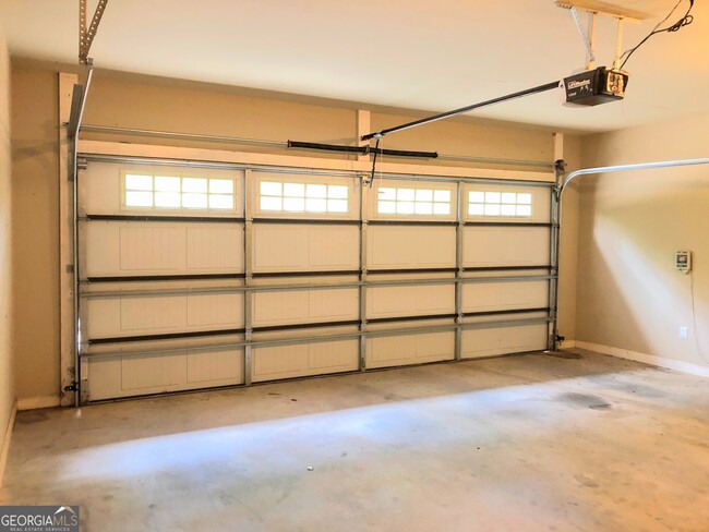 Building Photo - 1121 Livingston Trail