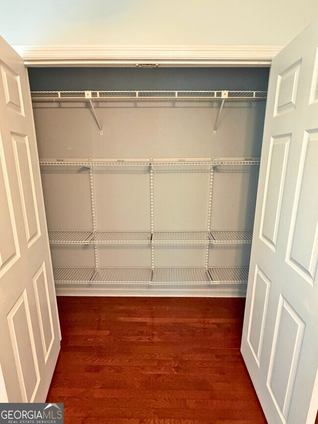 Building Photo - 292 Alexanders Ct