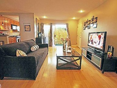 Building Photo - 1144 10th St