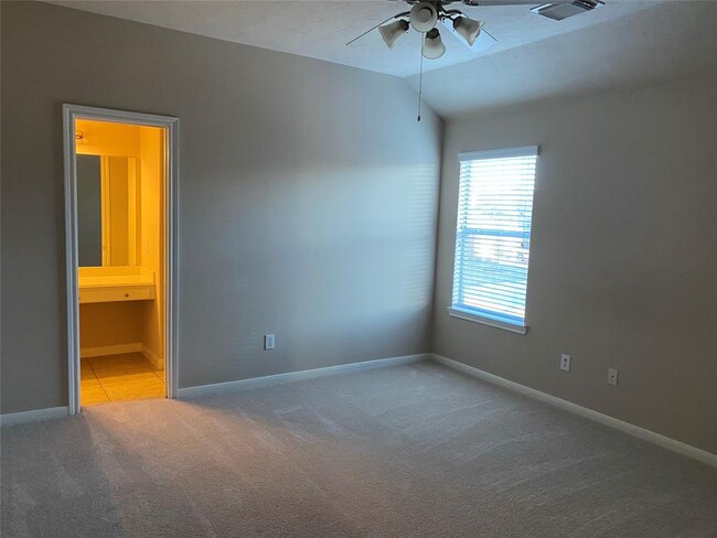Building Photo - 17423 Memorial Mills Dr
