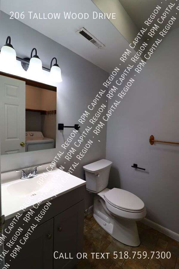 Building Photo - 206 Tallow Wood Dr