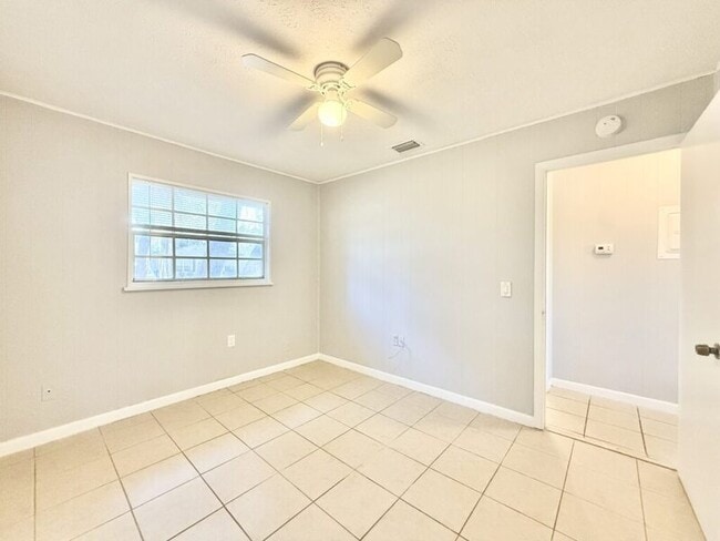 Building Photo - 1339 Eagleview Dr