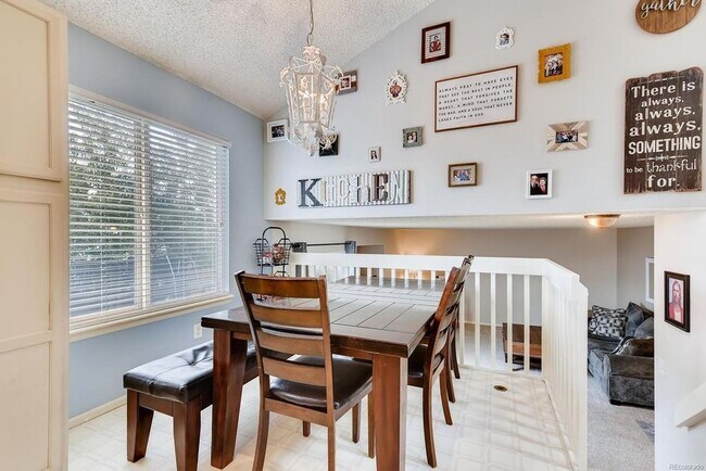 Building Photo - GREAT LOCATION! New LVP and Carpet - WON'T LAST LONG!