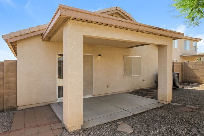 Building Photo - 12654 W Paradise Dr