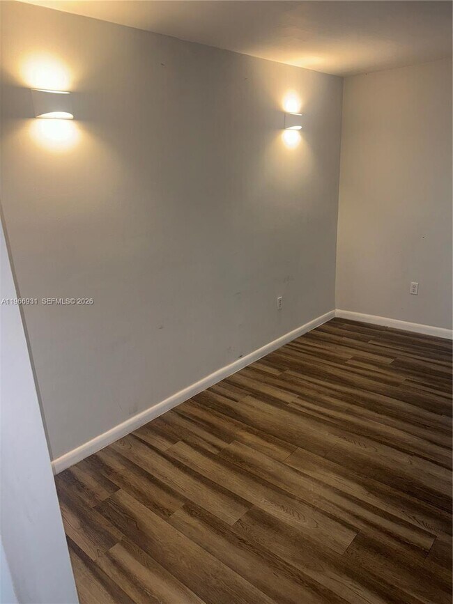 Building Photo - 3183 Coral Lake Dr