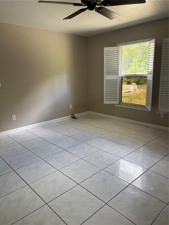 Building Photo - 510 S Cedar Ave