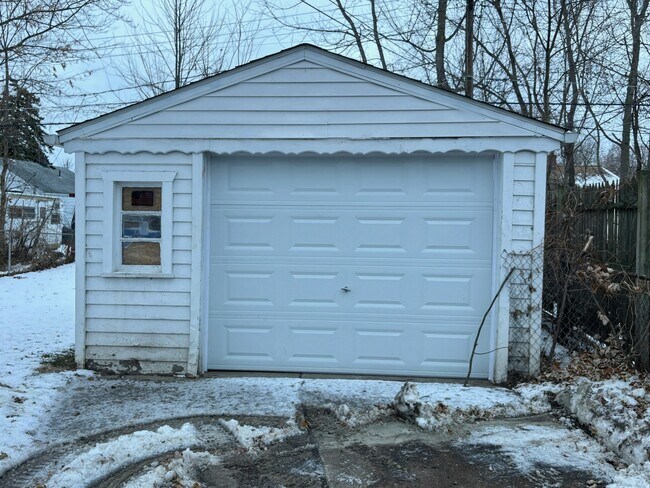 Building Photo - 11291 Lozier Ave