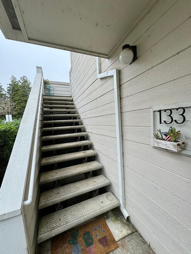 Charming Two Bedroom Napa Condo 133 Golden Gate Cir Napa CA 94558