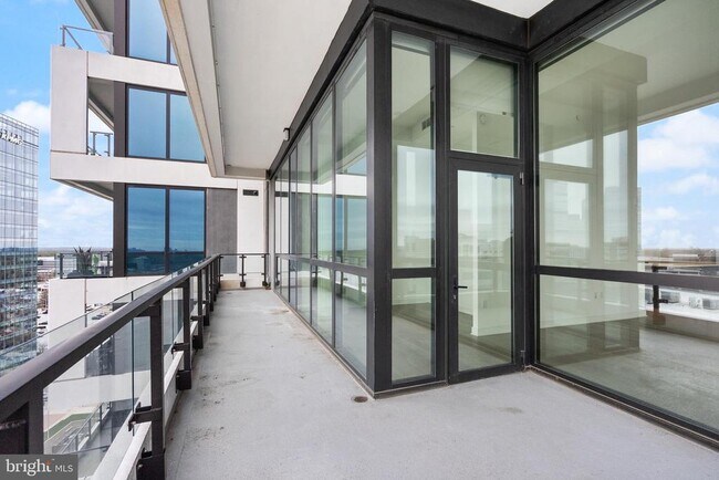 Building Photo - 1650 Silver Hill Dr