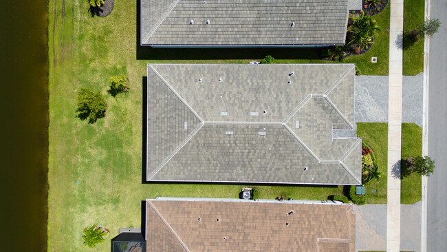 Building Photo - 10407 SW Aquila Wy