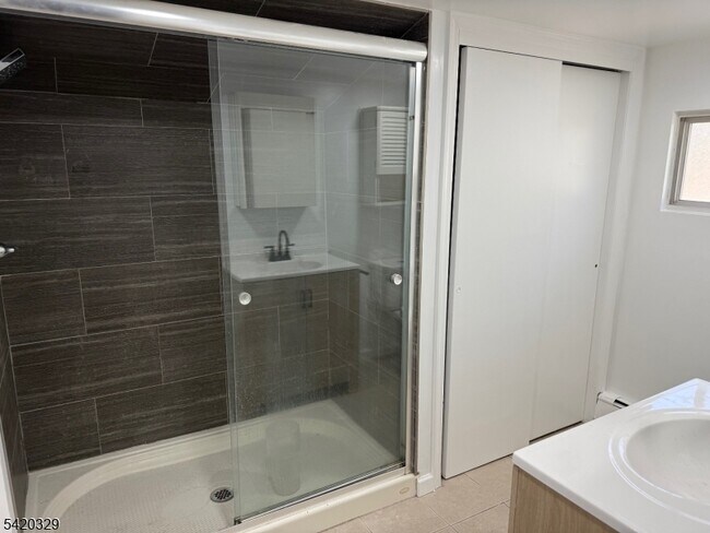 Building Photo - 9 MacDonald Rd