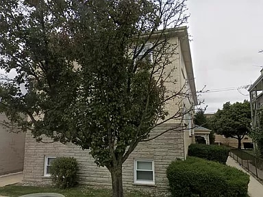 Building Photo - 5838 W Montrose Ave