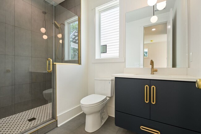 Building Photo - Modern 4-bedroom, 4-bathroom Custom Home D...