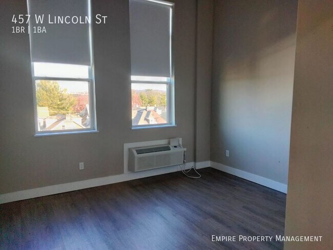 Building Photo - 1 Bedroom/ 1 Bathroom Apartments