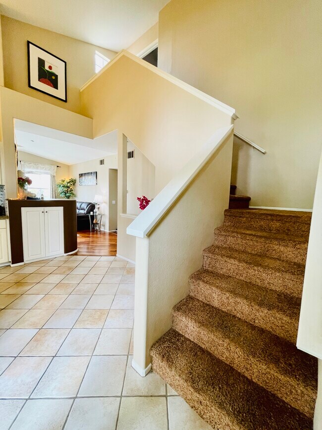 Building Photo - 3201 Aspen Grv