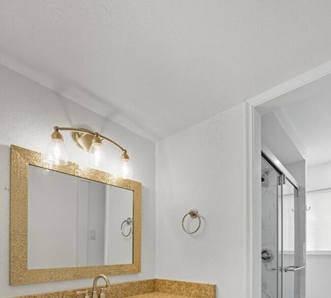 Building Photo - 6700 Escondido Dr